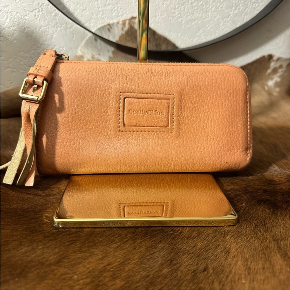 See by Chloé Vintage Leather Zip Wallet | GUC